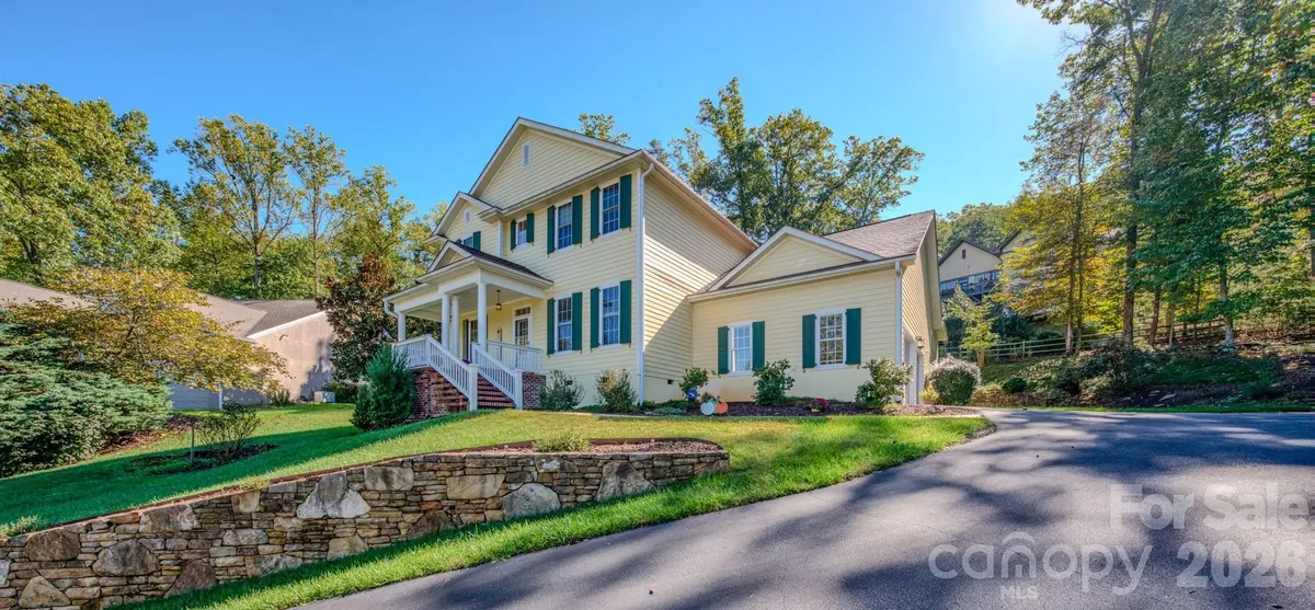 Property Slideshow image 1 of 39 | 16 la rue ct, Biltmore Lake, NC, 28715