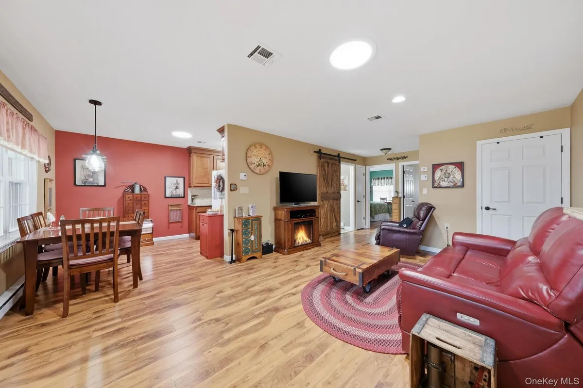 Property Slideshow image 1 of 34 | 265 newcastle ct b, Brookhaven, NY, 11961