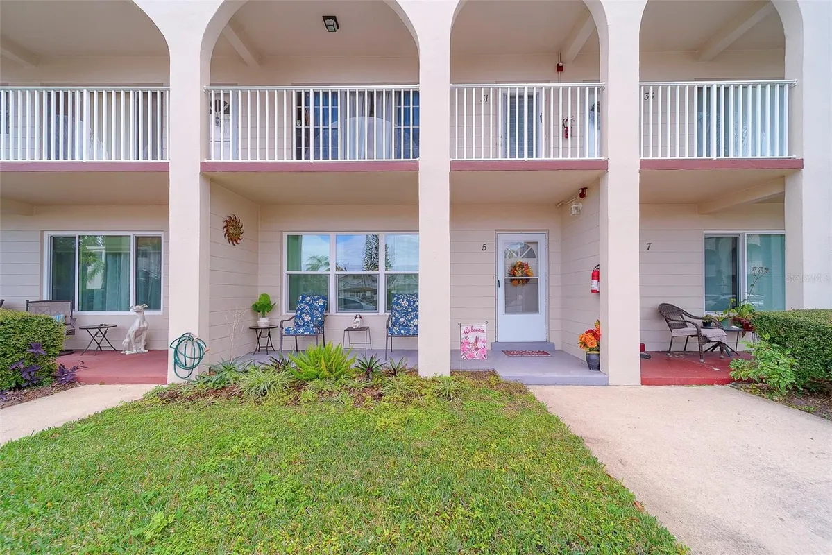 Property Slideshow image 1 of 55 | 2433 brazilia dr apt 5, Clearwater, FL, 33763