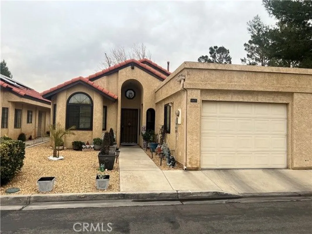 Property Slideshow image 1 of 35 | 11677 cedar ct, Apple Valley, CA, 92308