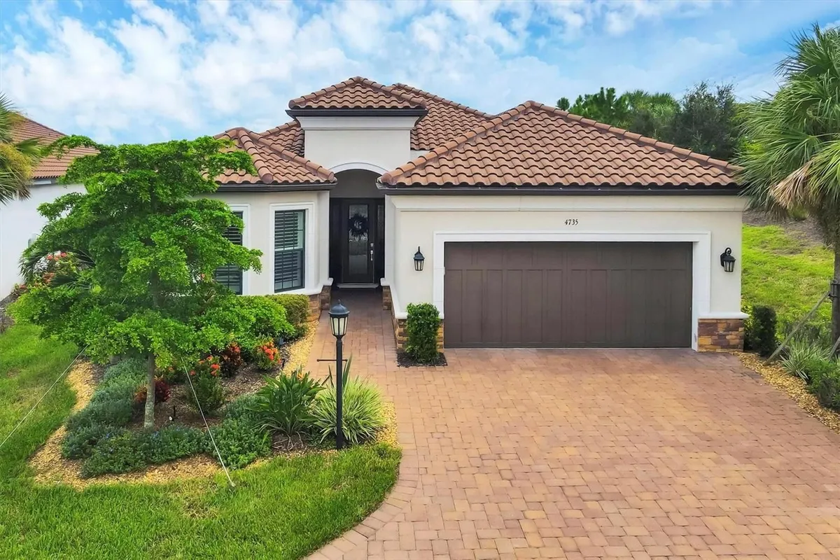 Property Slideshow image 1 of 100 | 4735 cassio ct, Bradenton, FL, 34211