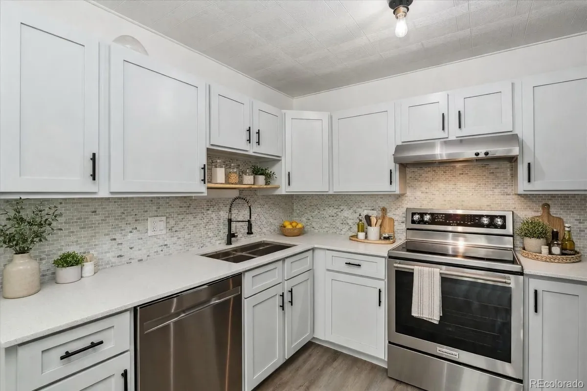 Property Slideshow image 1 of 29 | 585 s alton way 12b, Denver, CO, 80247