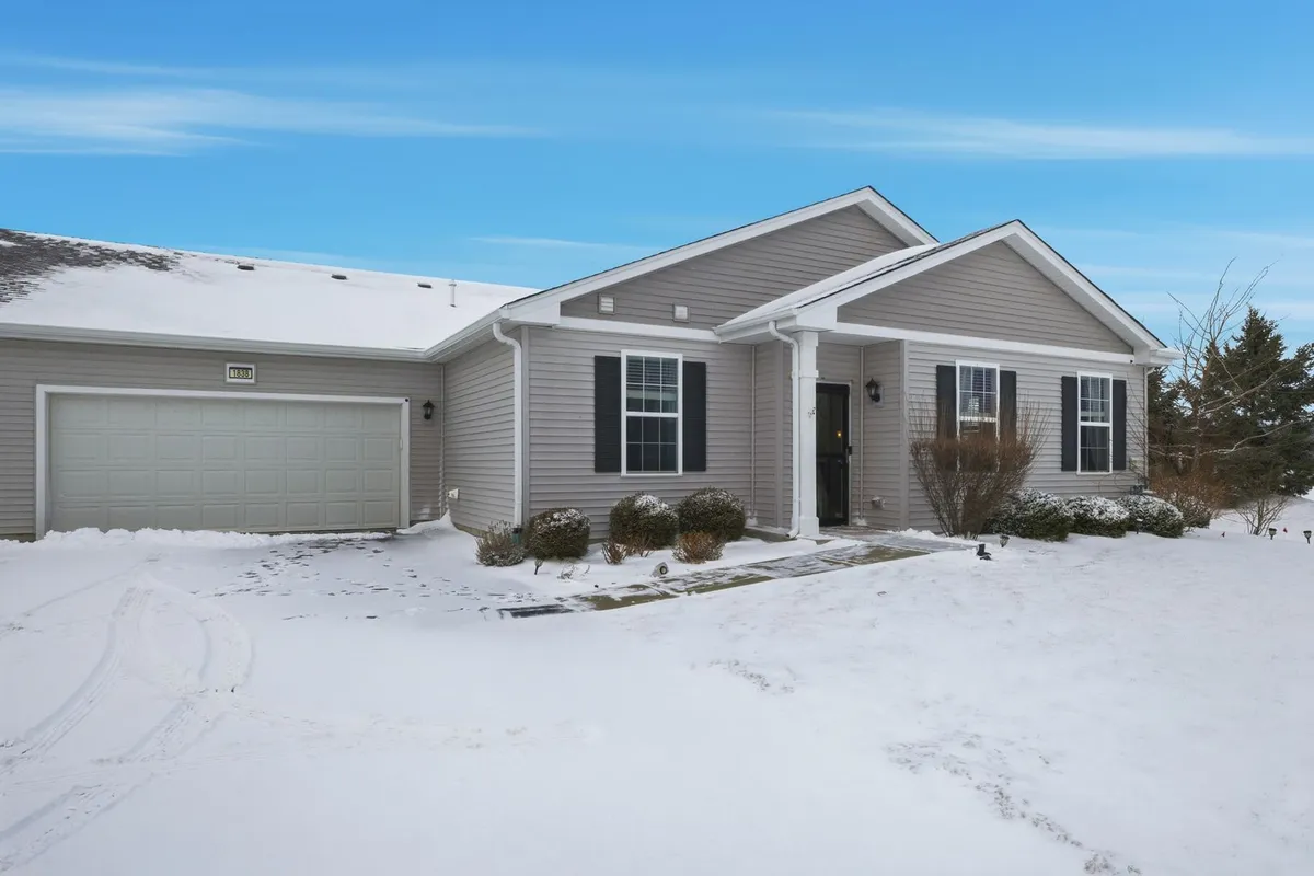 Property Slideshow image 1 of 25 | 1838 southern cir # 1838, Pingree Grove, IL, 60140