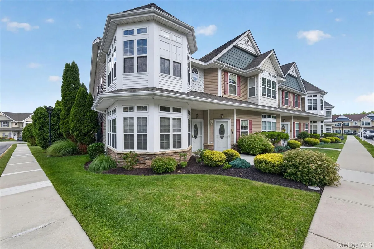 Property Slideshow image 1 of 50 | 205 egrets lndg 205, Carmel, NY, 10512