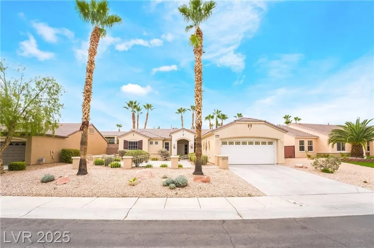 Property Slideshow image 1 of 58 | 2539 evansville ave, Henderson, NV, 89052
