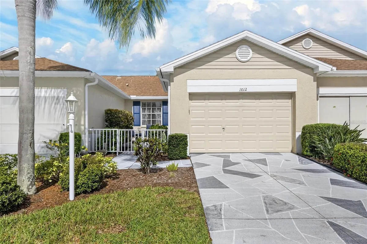 Property Slideshow image 1 of 28 | 1012 radison ave 12, Sun City Center, FL, 33573