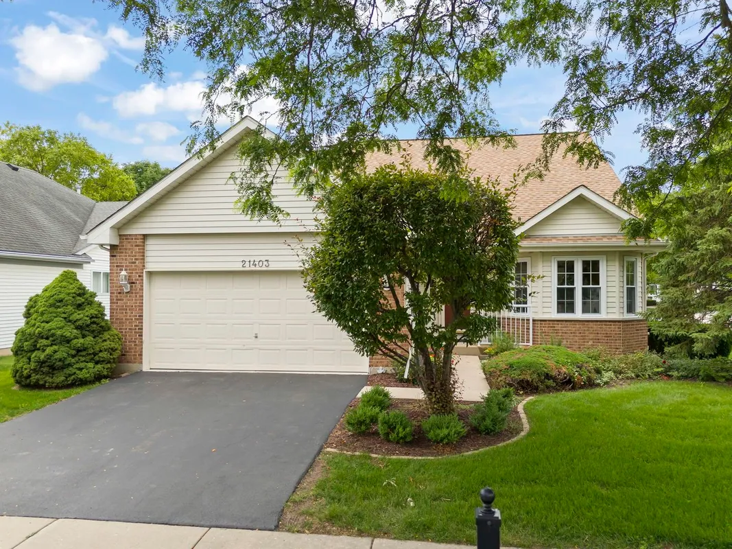 Property Slideshow image 1 of 45 | 21403 w sycamore dr, Plainfield, IL, 60544