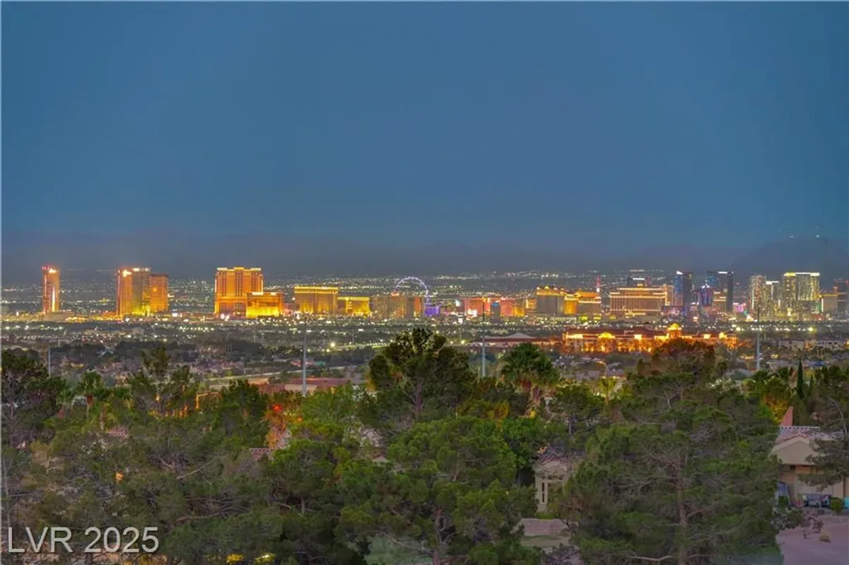 Property Slideshow image 1 of 16 | 2124 bay tree dr, Las Vegas, NV, 89134