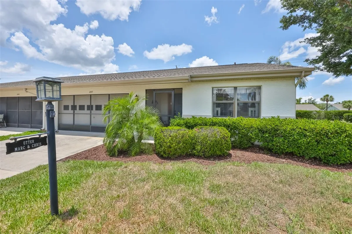 Property Slideshow image 1 of 44 | 2417 lancaster dr, Sun City Center, FL, 33573