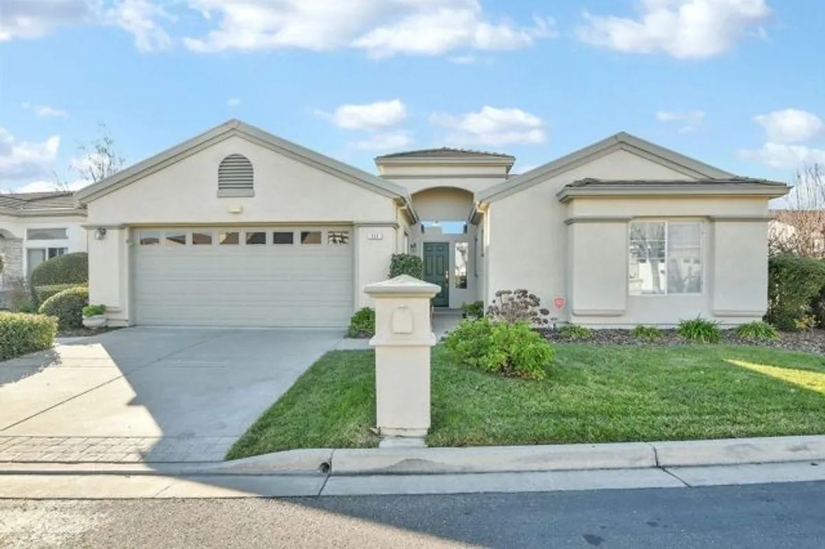 Property Slideshow image 1 of 40 | 117 scarlet way, Brentwood, CA, 94513