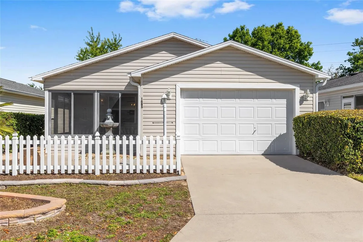 Property Slideshow image 1 of 18 | 1685 campos dr, The Villages, FL, 32162