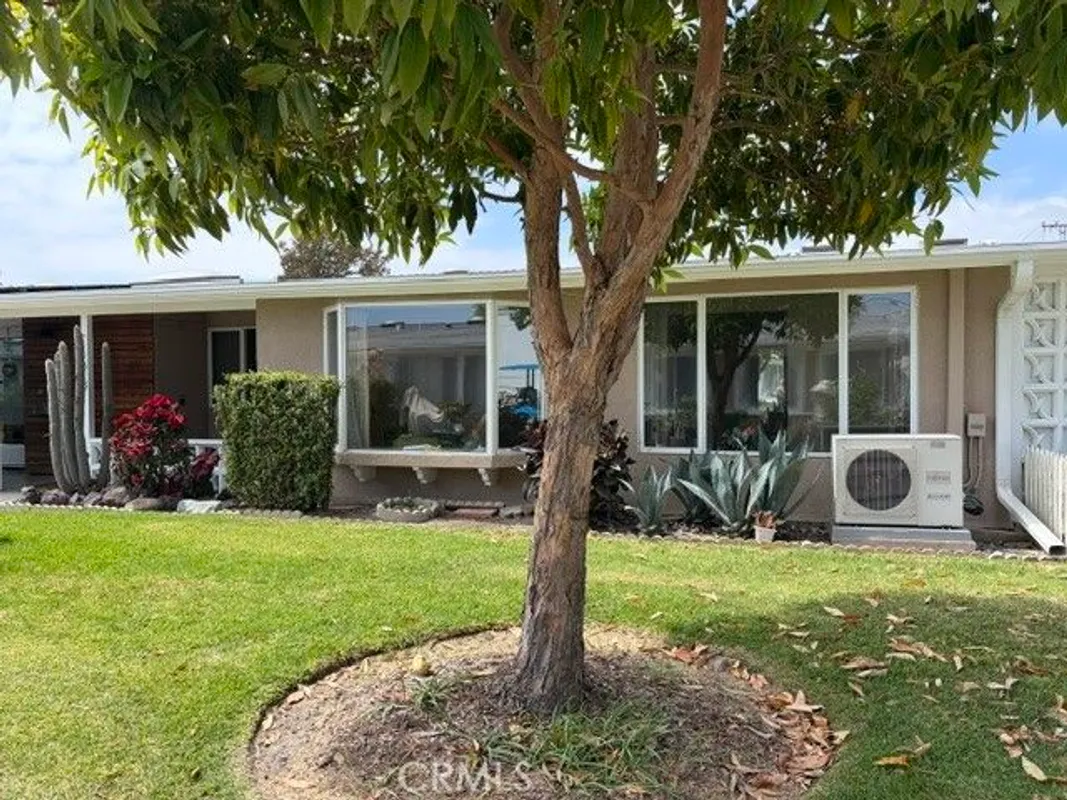 Property Slideshow image 1 of 21 | 1551 homewood rd 113-b, Seal Beach, CA, 90740