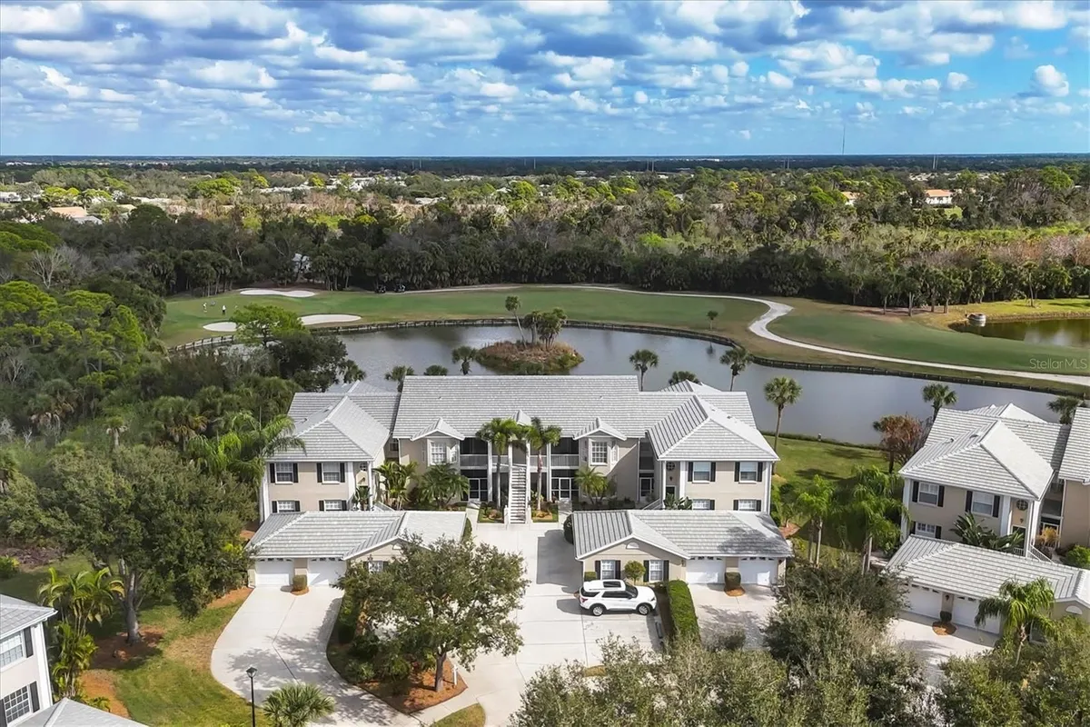 Property Slideshow image 1 of 69 | 107 woodbridge dr 102, Venice, FL, 34293