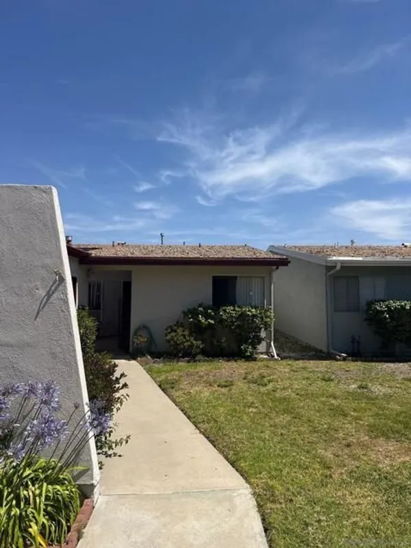 Property Slideshow image 1 of 1 | 3890 vista campana 46, Oceanside, CA, 92057