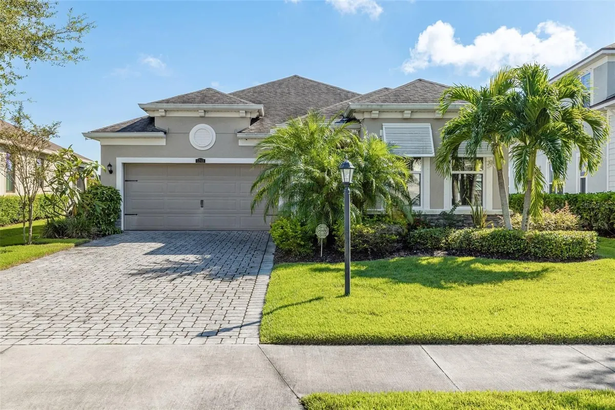 Property Slideshow image 1 of 47 | 5213 horizon cv, Bradenton, FL, 34211