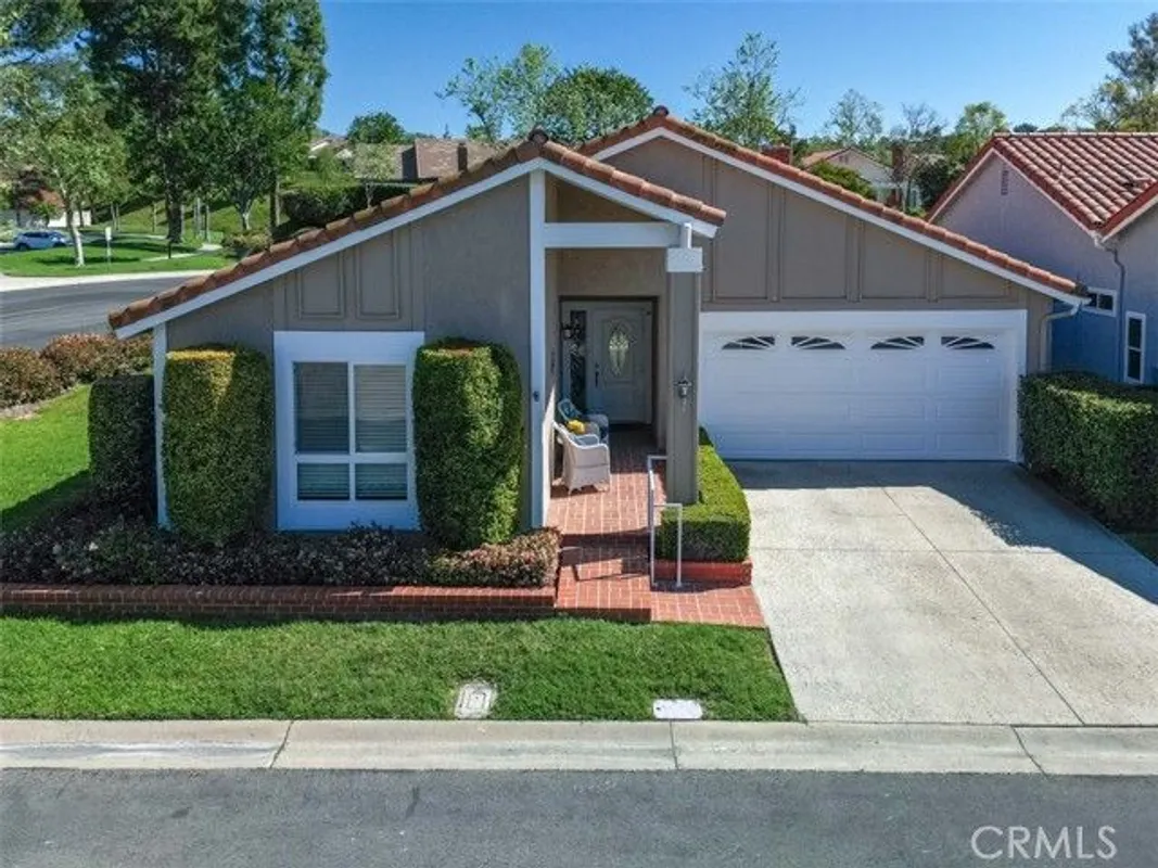 Property Slideshow image 1 of 40 | 27671 via granados, Mission Viejo, CA, 92692