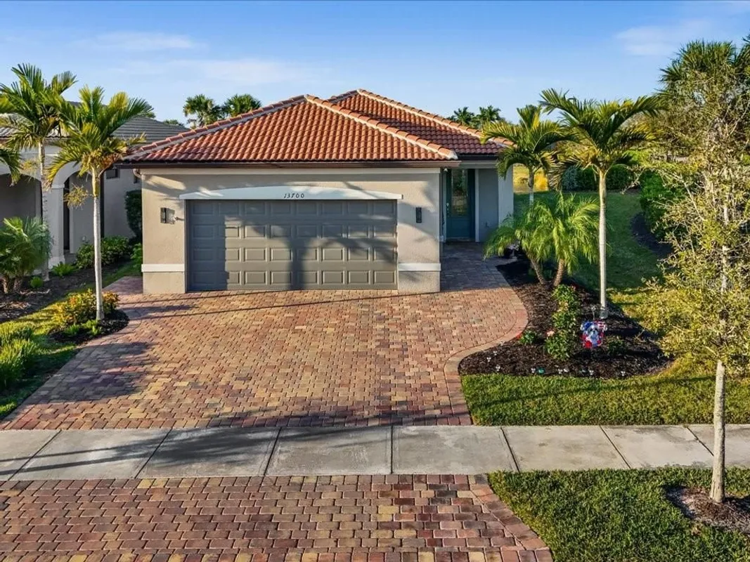Property Slideshow image 1 of 71 | 13700 vadini st, Venice, FL, 34293