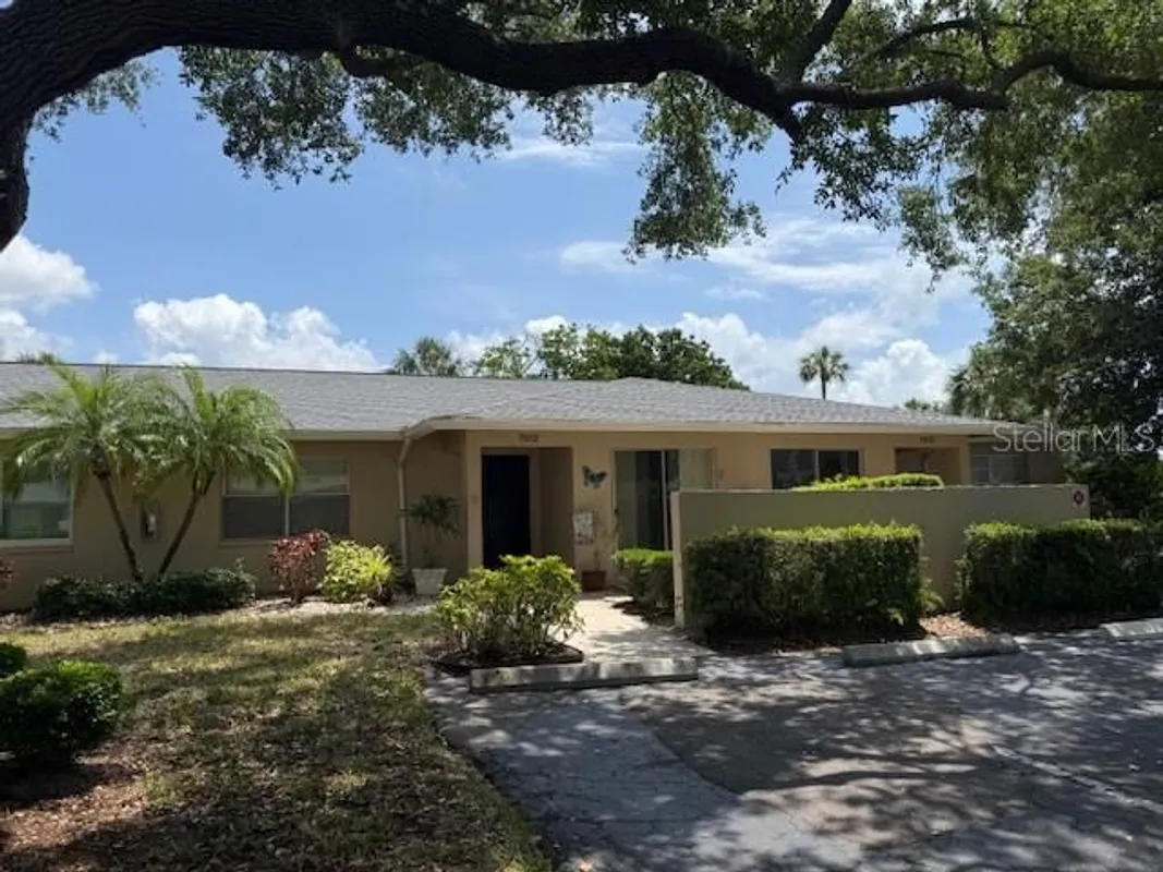 Property Slideshow image 1 of 29 | 7012 w country club dr 137, Sarasota, FL, 34243