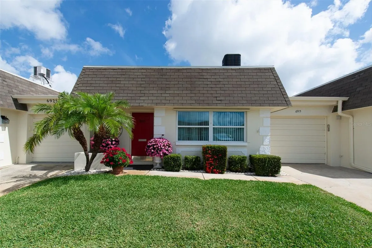 Property Slideshow image 1 of 42 | 6915 versailles, Pinellas Park, FL, 33781
