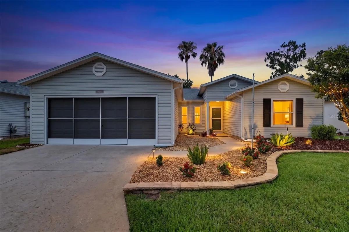 Property Slideshow image 1 of 39 | 751 old oaks ln, Leesburg, FL, 34748