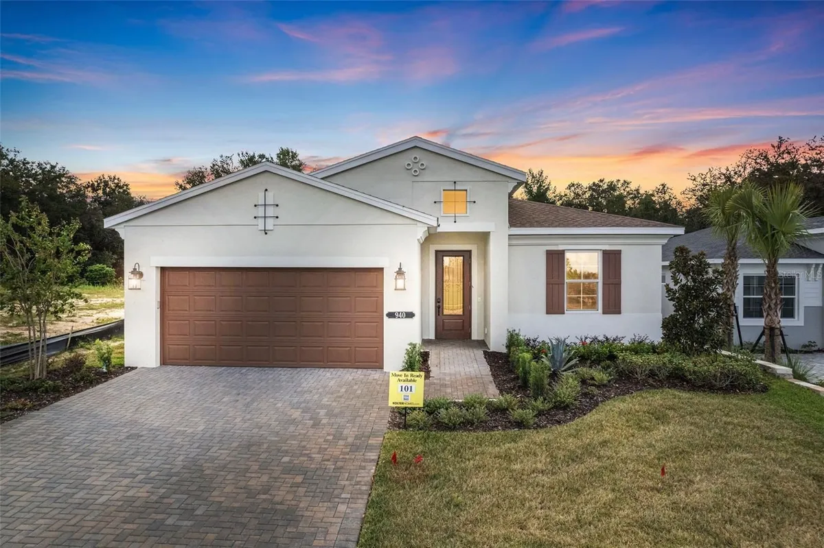 Property Slideshow image 1 of 49 | 940 club cresswind dr, Lady Lake, FL, 32159