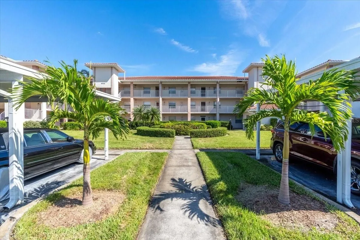 Property Slideshow image 1 of 55 | 6505 stone river rd 202, Bradenton, FL, 34203