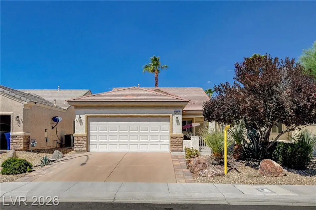 Property Slideshow image 1 of 39 | 2612 cornish hen ave, North Las Vegas, NV, 89084
