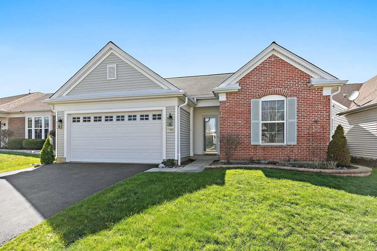 Property Slideshow image 1 of 18 | 11869 chatfield xing, Huntley, IL, 60142