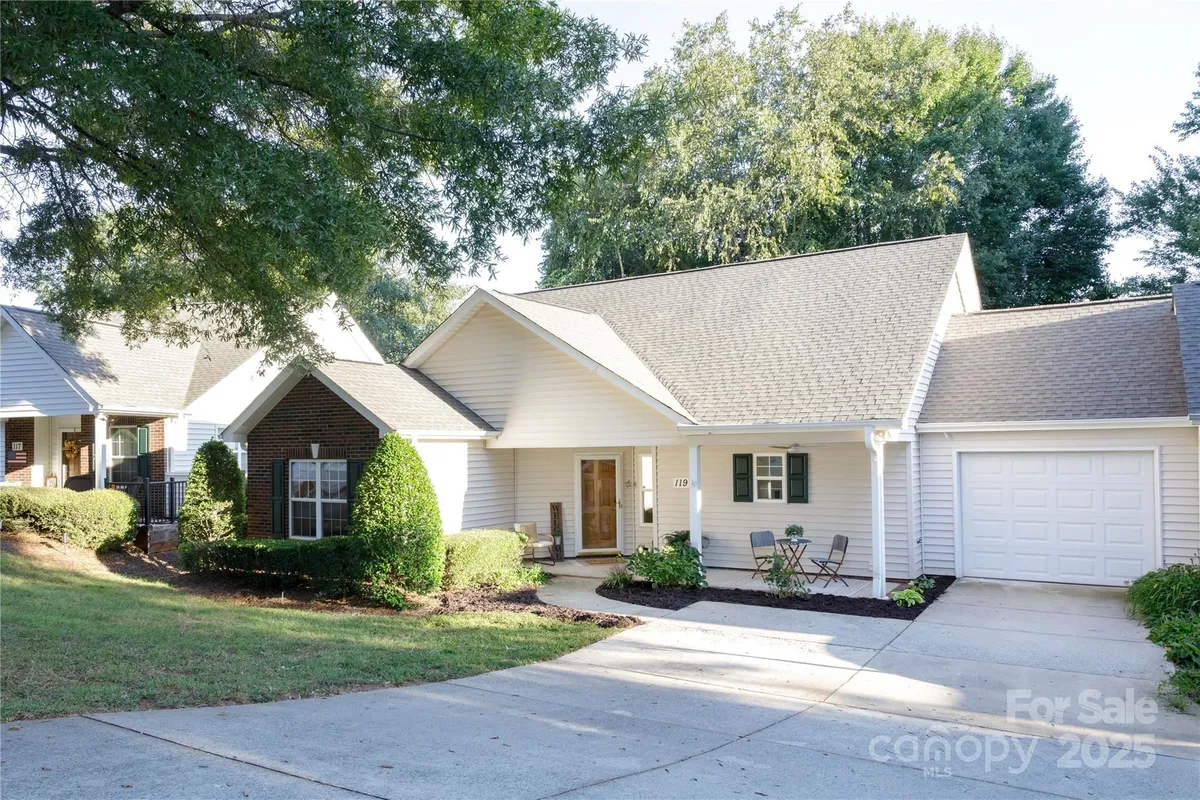Property Slideshow image 1 of 26 | 119 ashwood ln, Mooresville, NC, 28117