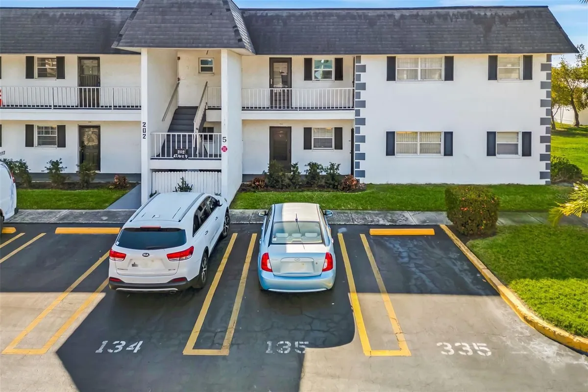 Property Slideshow image 1 of 32 | 202 47th avenue dr 334, Bradenton, FL, 34207