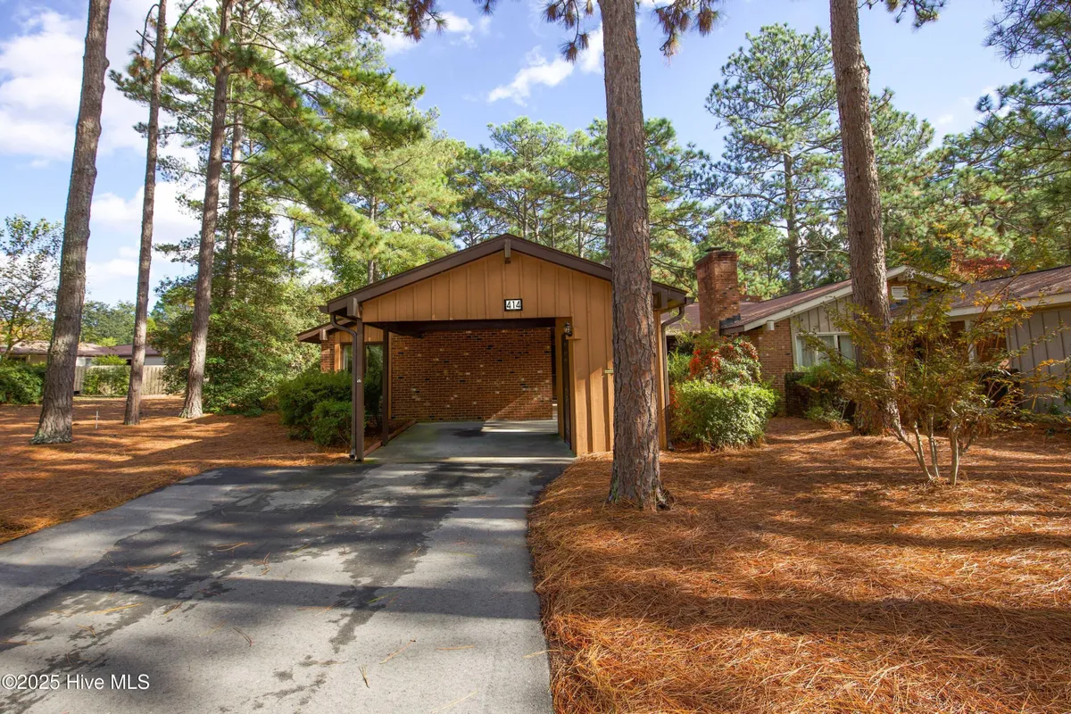Property Slideshow image 1 of 33 | 414 teakwood ln, Southern Pines, NC, 28387