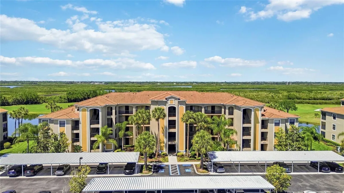 Property Slideshow image 1 of 43 | 7019 river hammock dr 202, Bradenton, FL, 34212