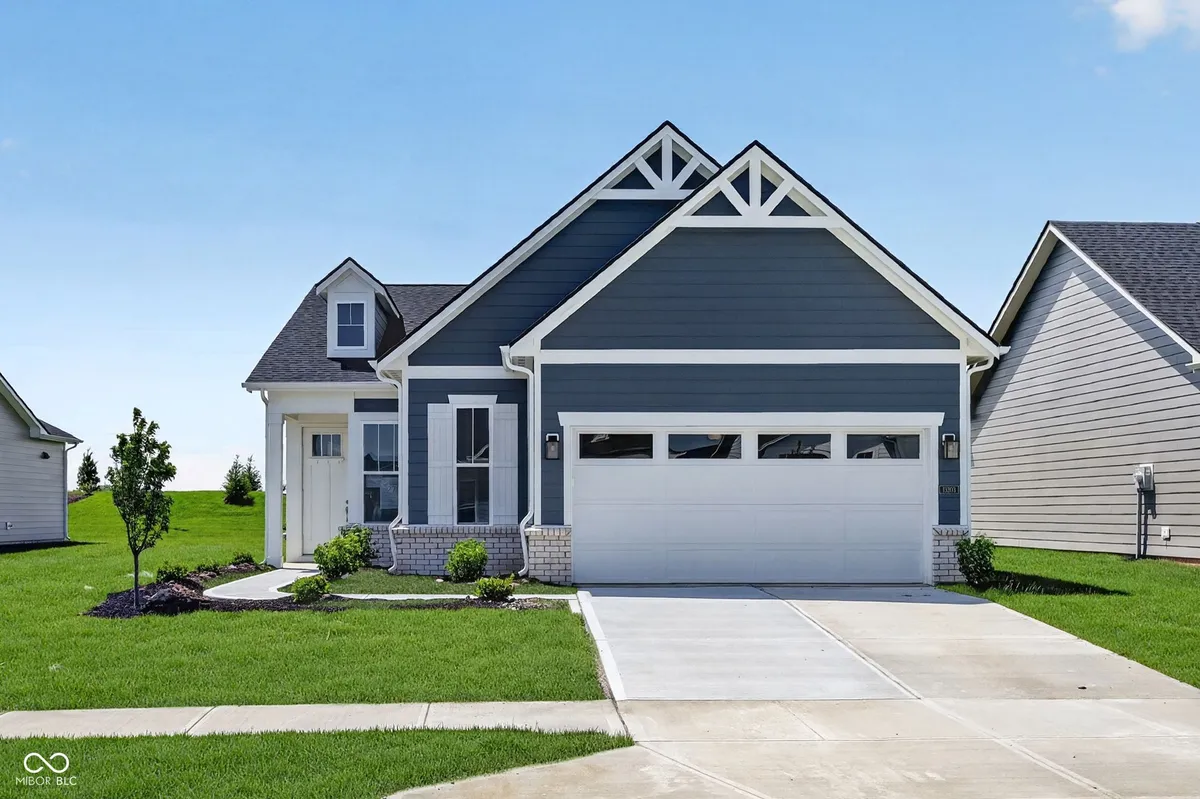 Property Slideshow image 1 of 44 | 13303 roundtop rd, Noblesville, IN, 46060