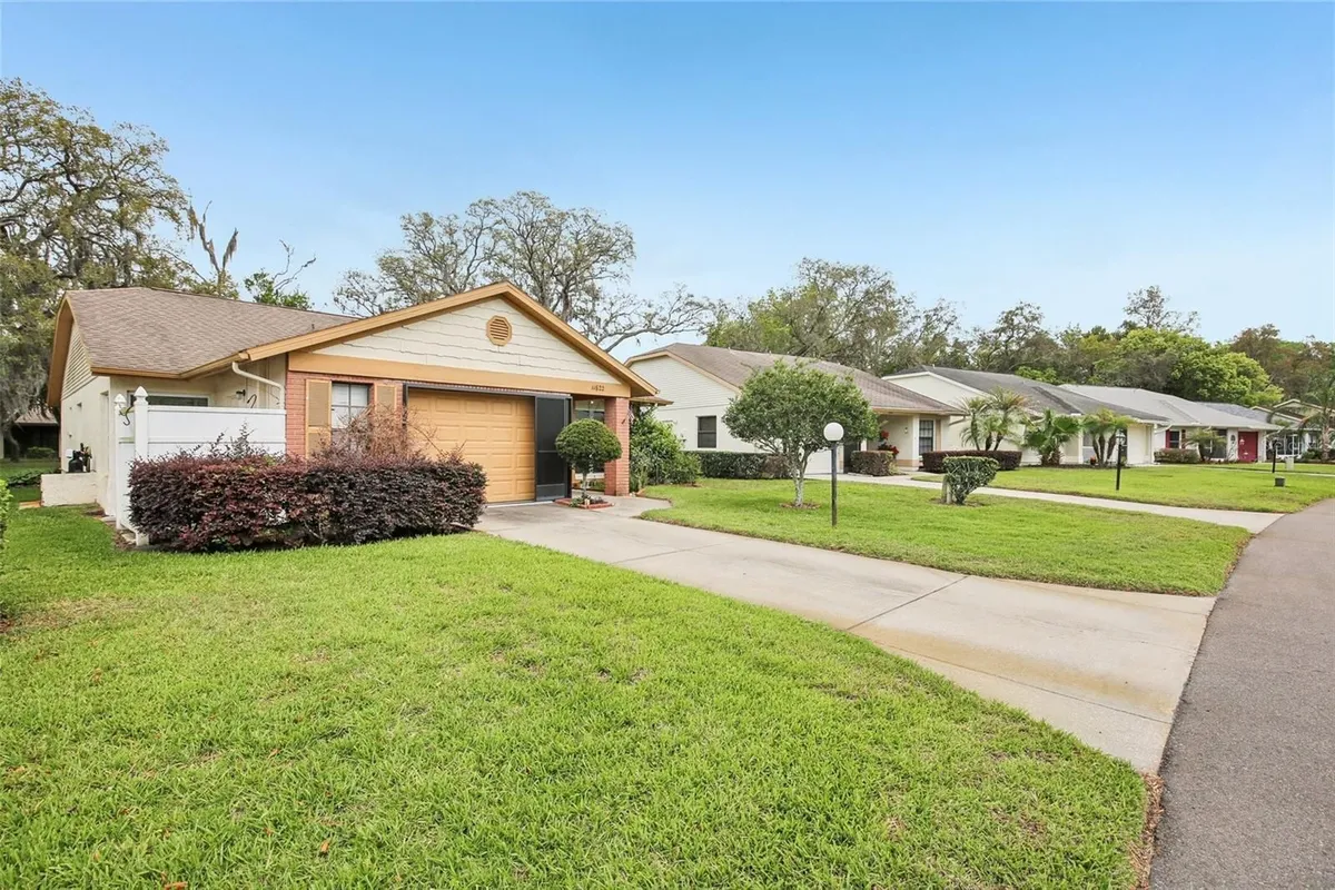 Property Slideshow image 1 of 31 | 11622 cocowood dr, New Port Richey, FL, 34654