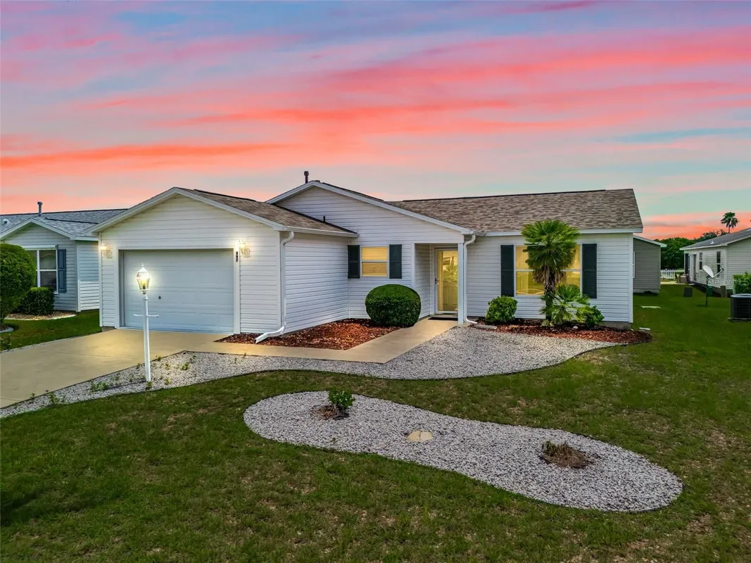 Property Slideshow image 1 of 34 | 897 livingston loop, The Villages, FL, 32162