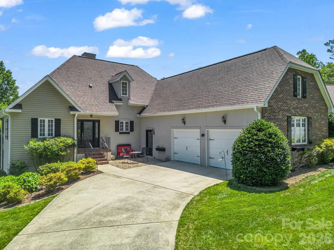Property Slideshow image 1 of 48 | 29 spring heights ct, Hendersonville, NC, 28791