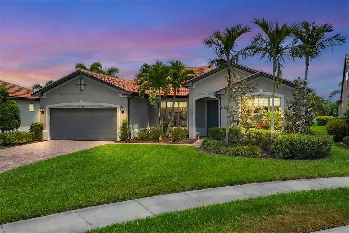 Property Slideshow image 1 of 54 | 5923 snowy egret dr, Sarasota, FL, 34238