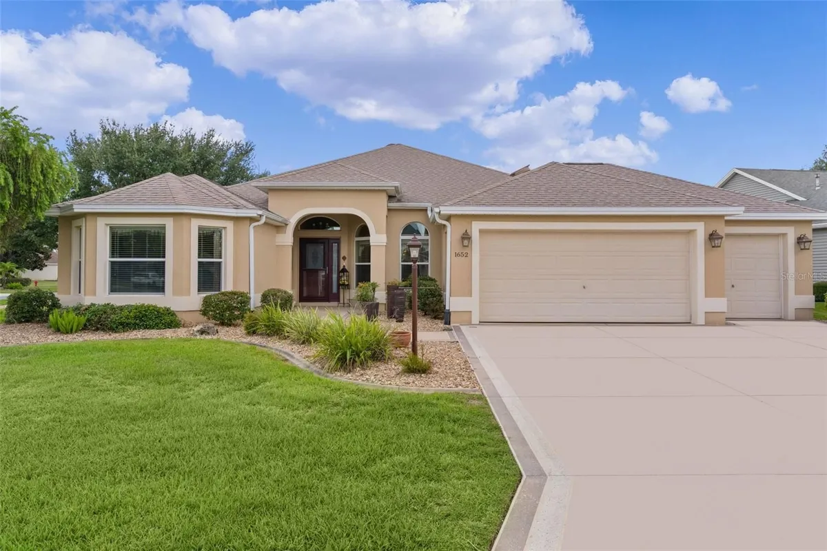 Property Slideshow image 1 of 46 | 1652 zanzibar pl, The Villages, FL, 32162