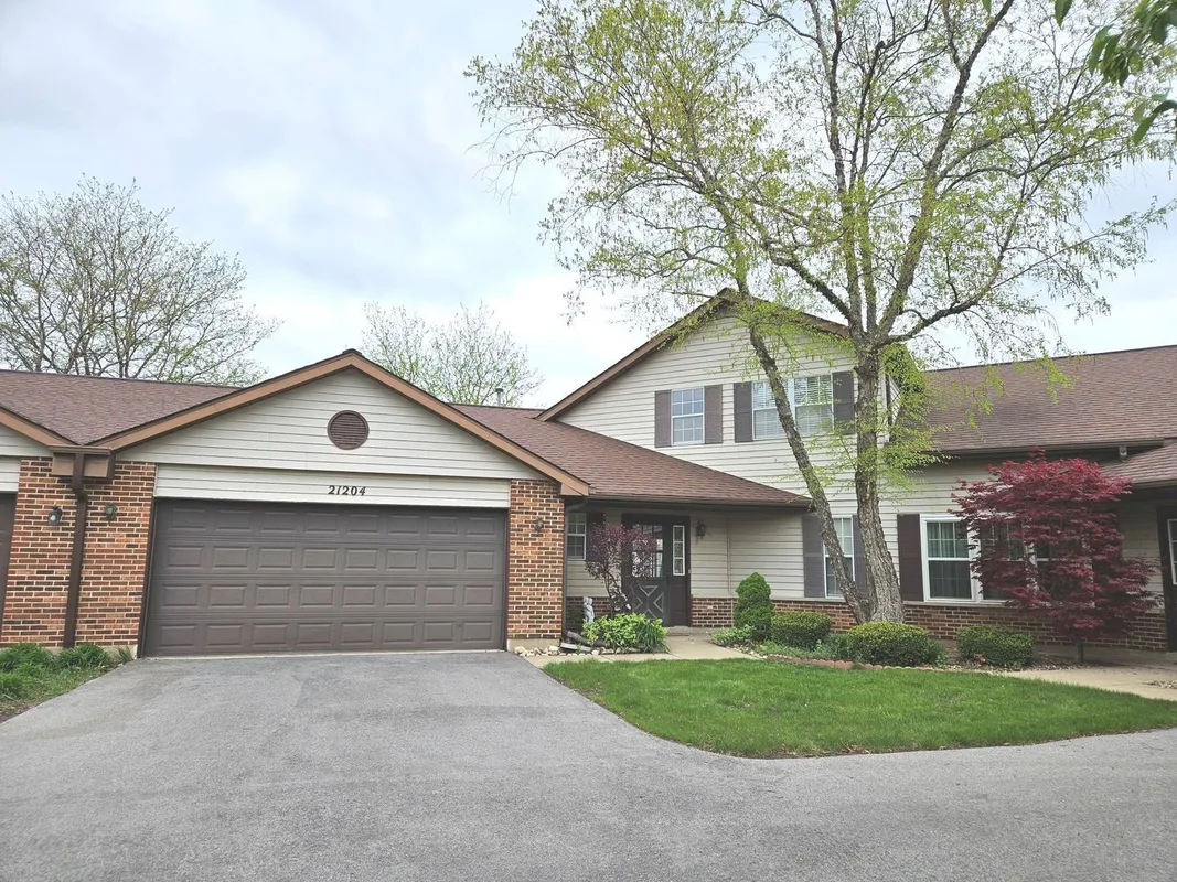 Property Slideshow image 1 of 18 | 21204 silktree cir, Plainfield, IL, 60544