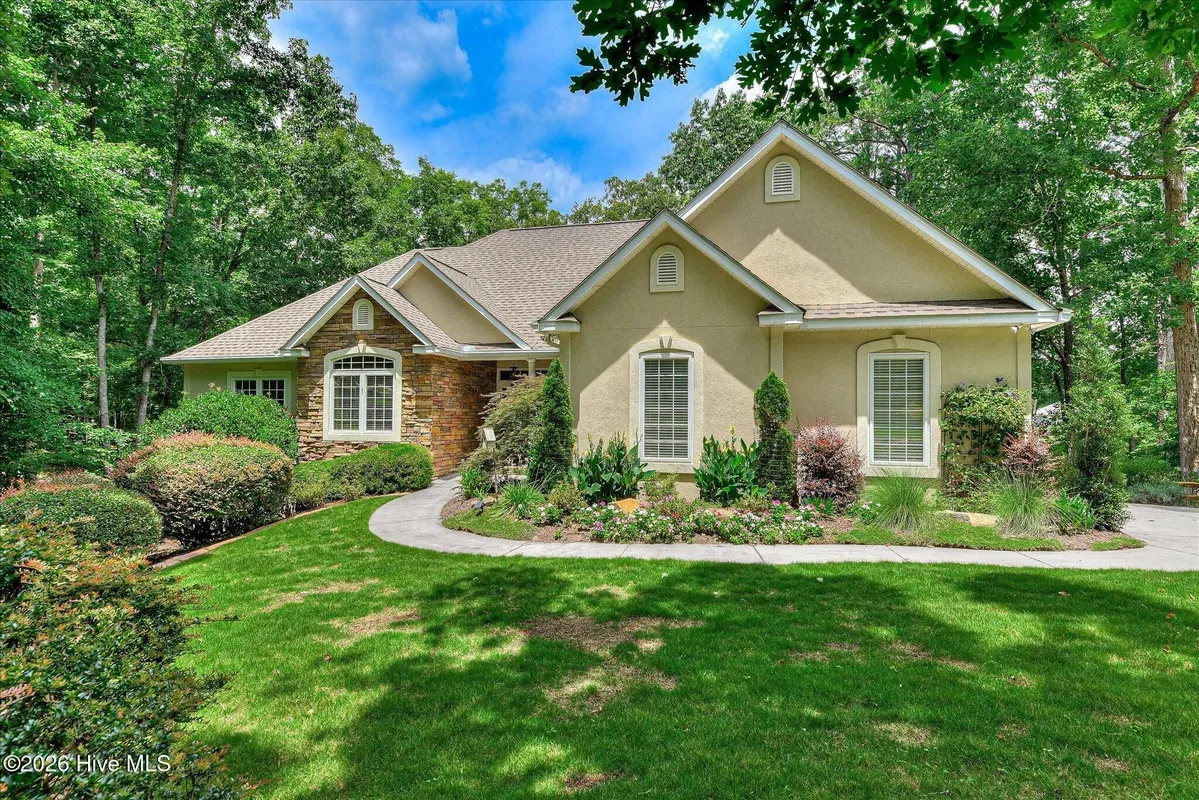 Property Slideshow image 1 of 77 | 322 hancock cir, Mccormick, SC, 29835
