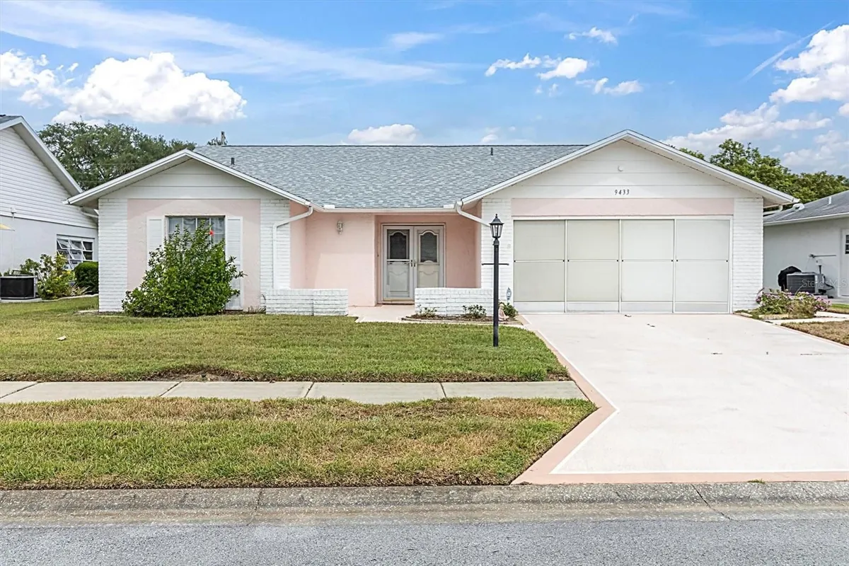 Property Slideshow image 1 of 60 | 9433 stonewall ln, New Port Richey, FL, 34655