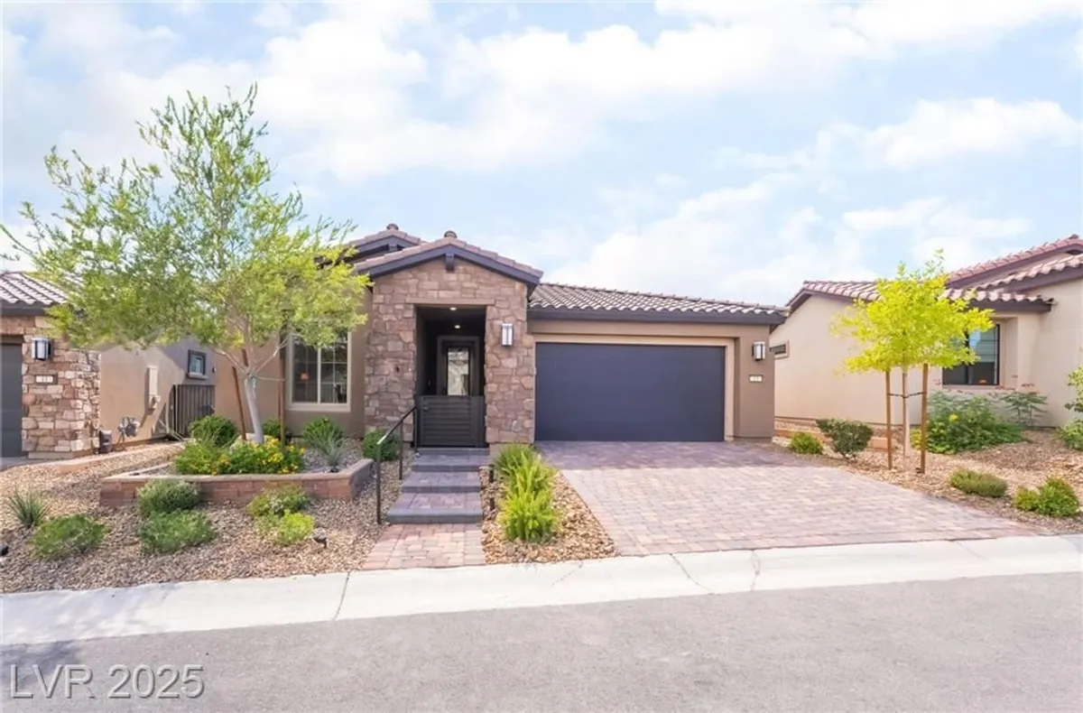 Property Slideshow image 1 of 44 | 15 arid crest ave, Henderson, NV, 89011