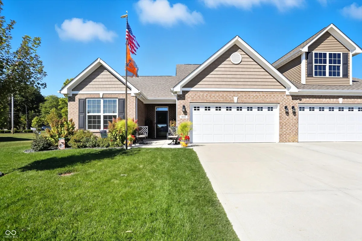 Property Slideshow image 1 of 29 | 1684 hedley way w, Avon, IN, 46123