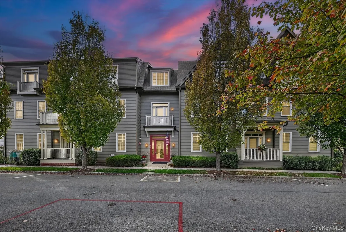 Property Slideshow image 1 of 31 | 15 cropsey st # 15-3a, Warwick, NY, 10990