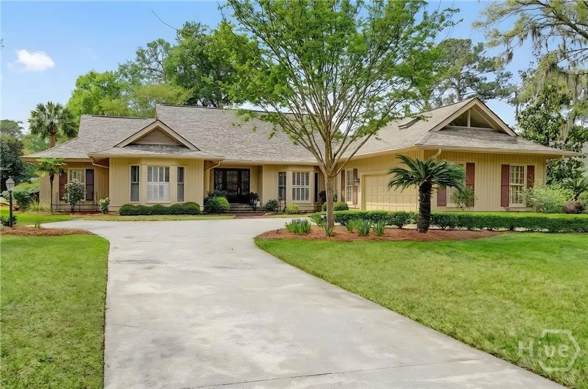 Property Slideshow image 1 of 42 | 13 middle marsh retreat, Savannah, GA, 31411