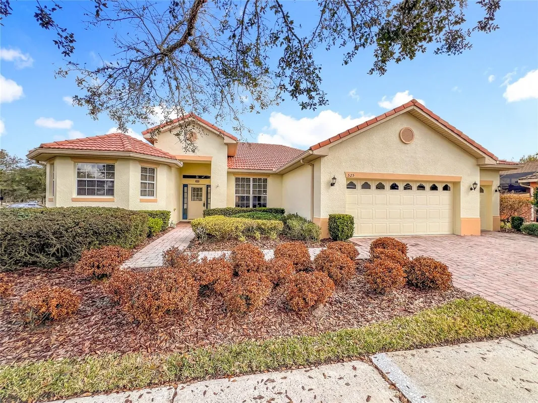 Property Slideshow image 1 of 70 | 525 sienna dr, Kissimmee, FL, 34759
