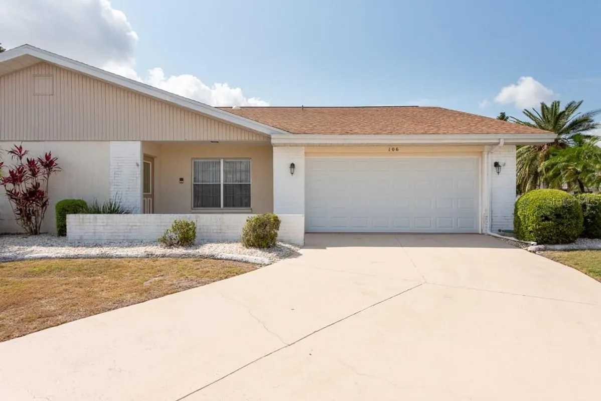 Property Slideshow image 1 of 44 | 106 silverbell ct, Sun City Center, FL, 33573