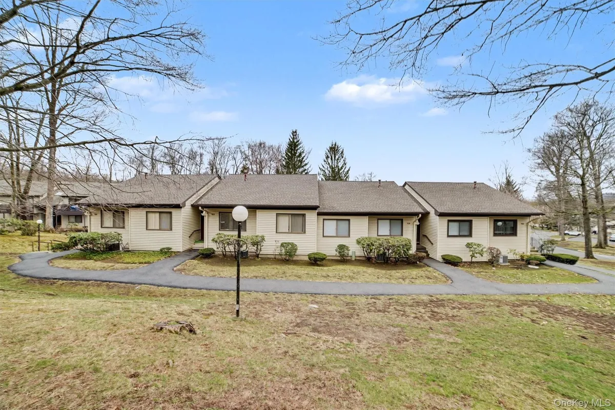 Property Slideshow image 1 of 31 | 129 columbia ct d, Yorktown, NY, 10598