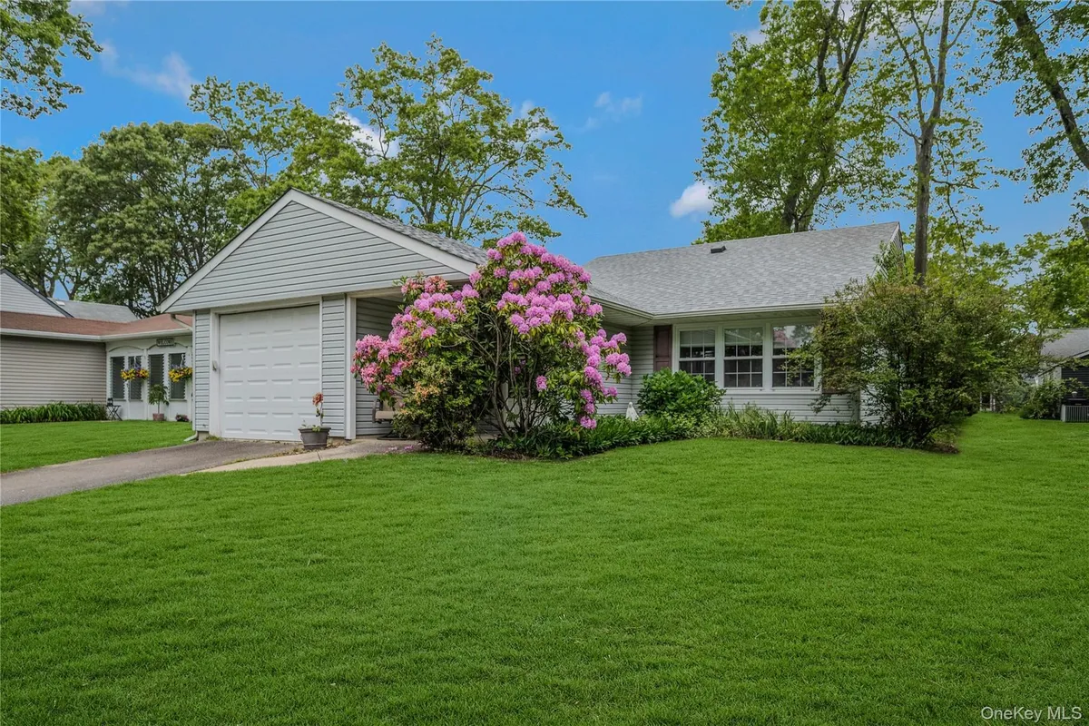 Property Slideshow image 1 of 29 | 151 laurance ln, Ridge, NY, 11961