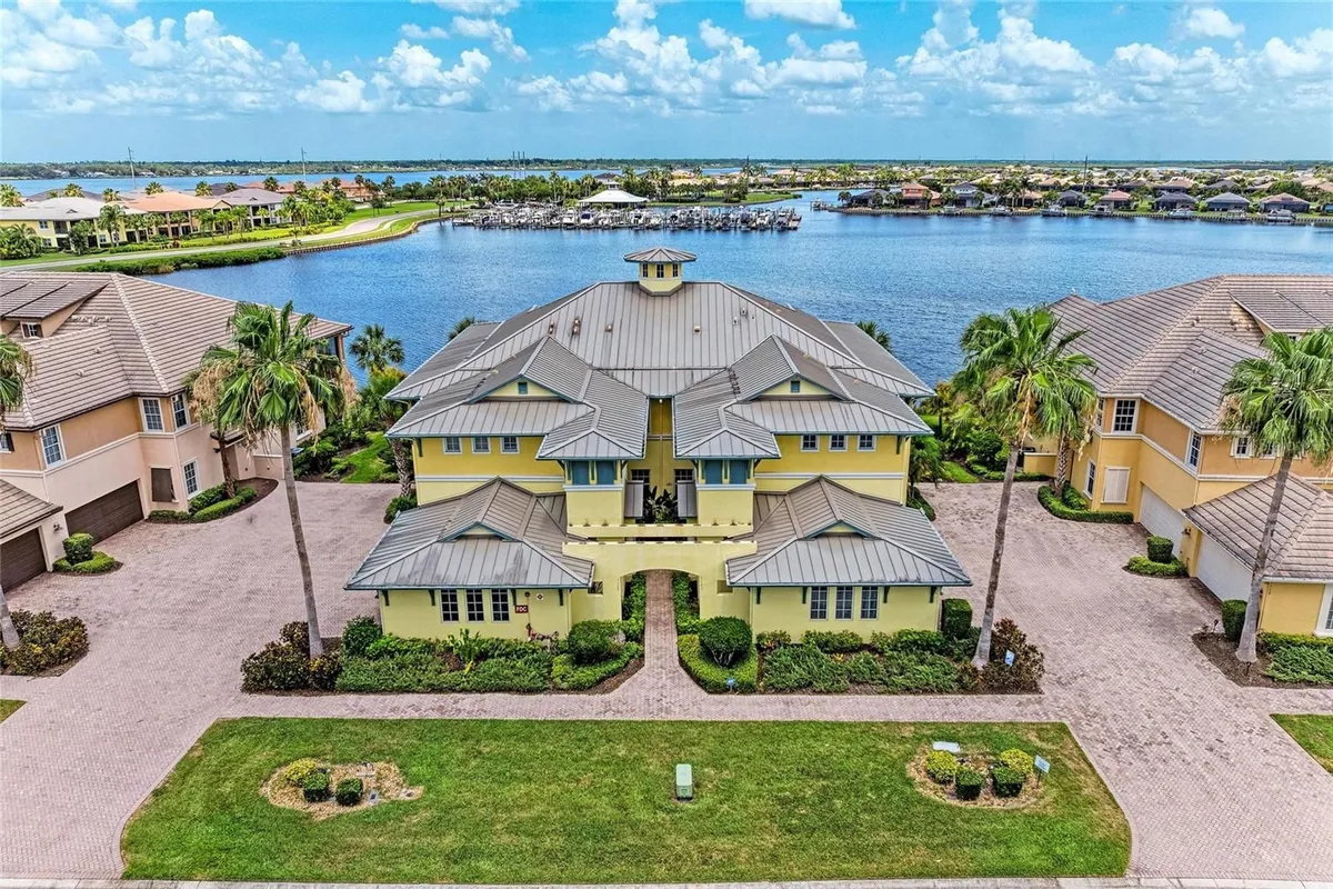 Property Slideshow image 1 of 64 | 1121 riverscape st 1121, Bradenton, FL, 34208